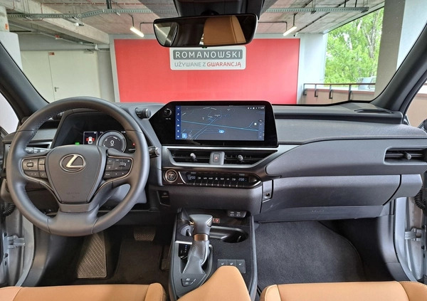 Lexus UX cena 184900 przebieg: 4091, rok produkcji 2023 z Kraków małe 529